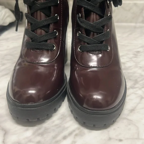 Steve Madden Latch boots size 9 Women's Burgundy in Color Lace Up Combat chunky - Picture 5 of 8